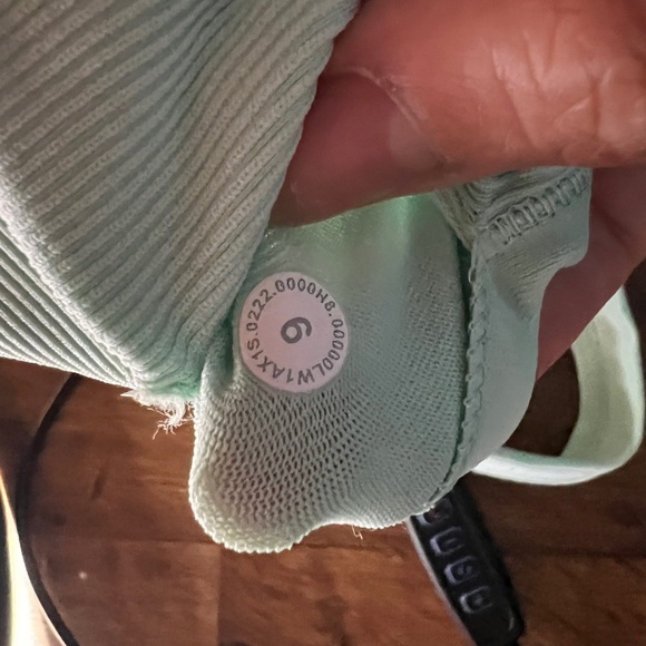 Lululemon Ebb to Street Tank Top Creamy Mint Size 6 - Picture 9 of 9